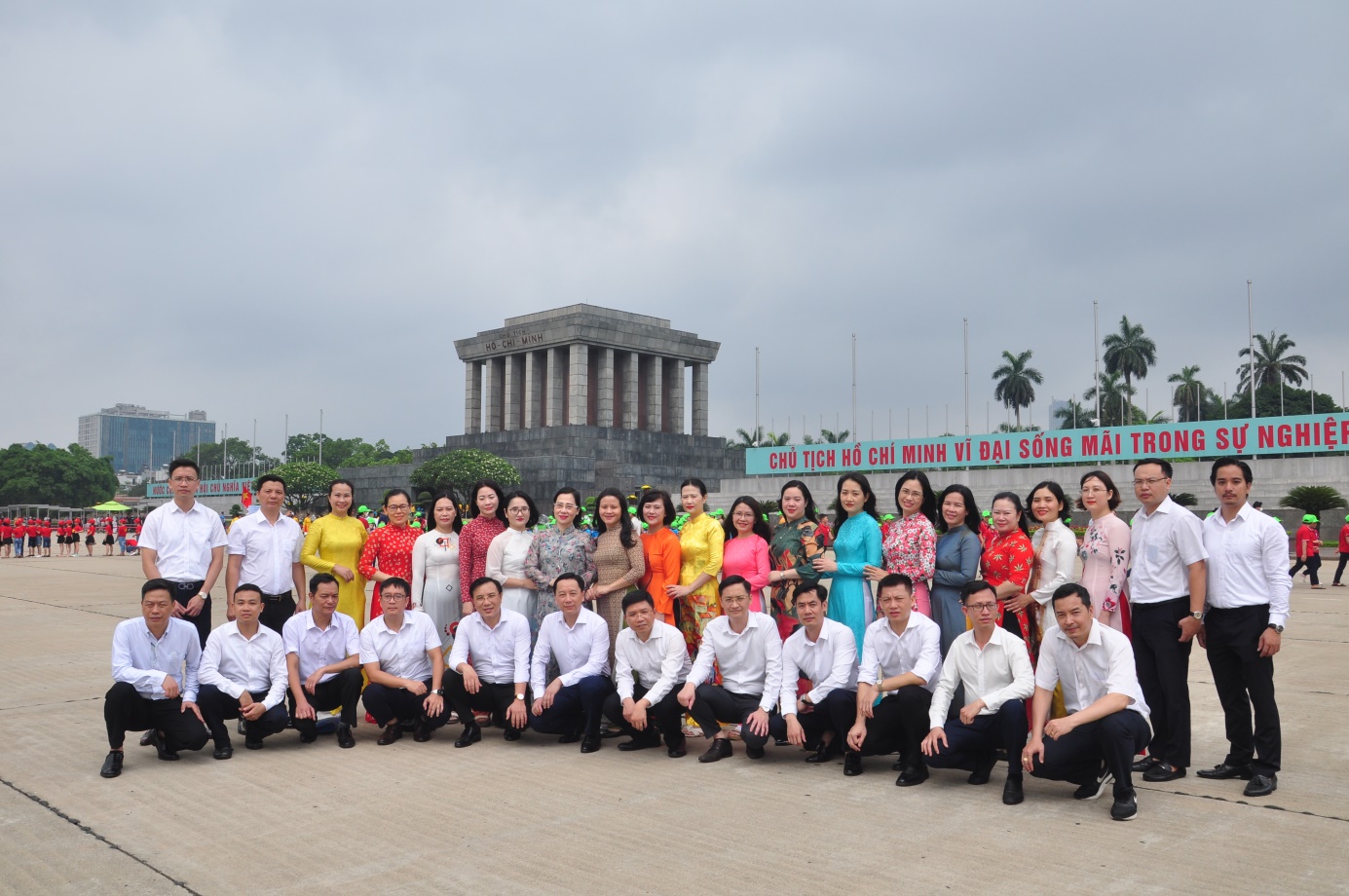 Đảng bộ, Công đoàn, Chi đoàn Cục KH–TC viếng thăm Lăng Bác và tìm hiểu lịch sử Hoàng thành Thăng Long